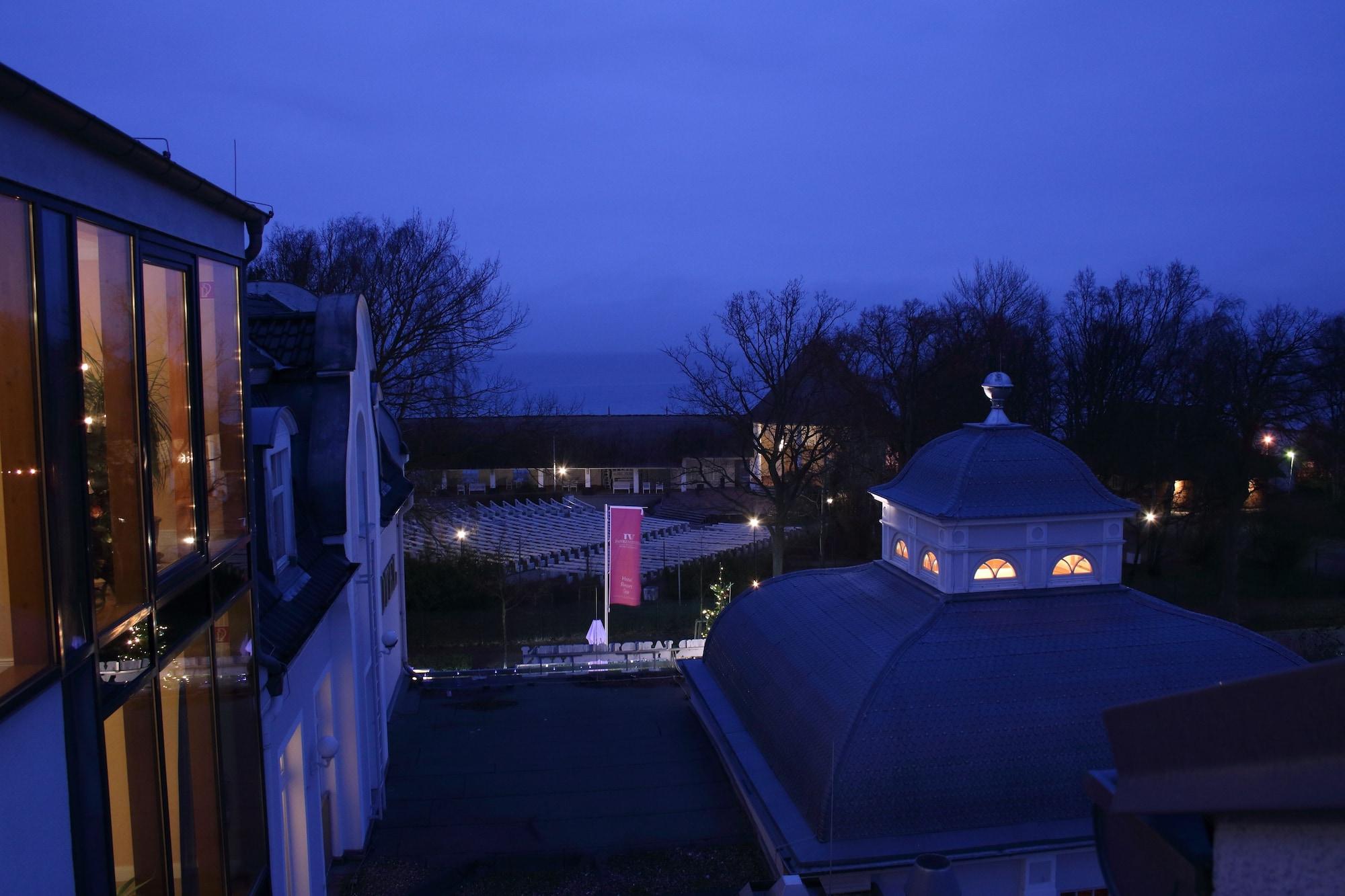 Hotel IV Jahreszeiten Ostseebad Kühlungsborn Екстериор снимка
