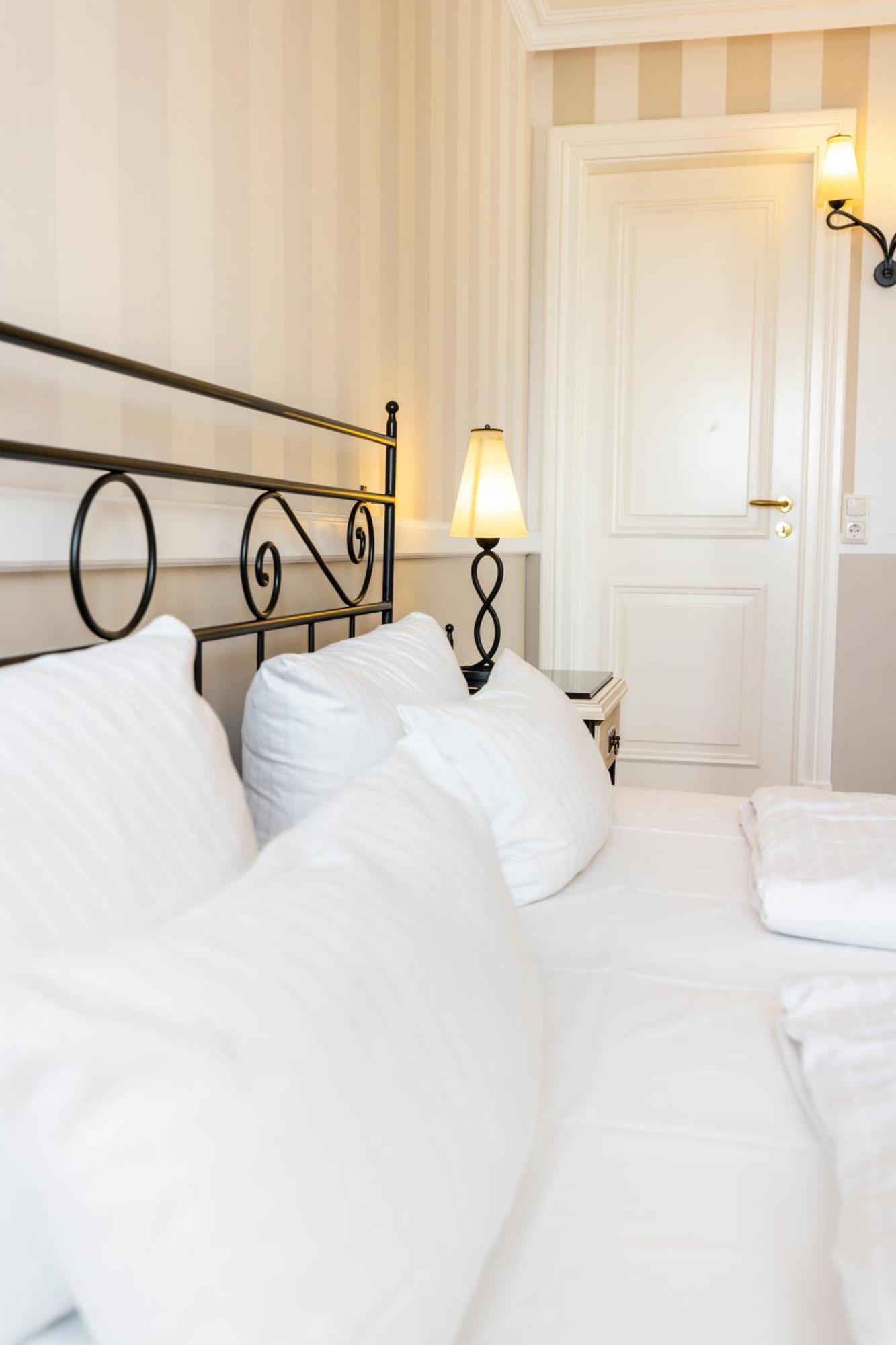 Hotel IV Jahreszeiten Ostseebad Kühlungsborn Екстериор снимка