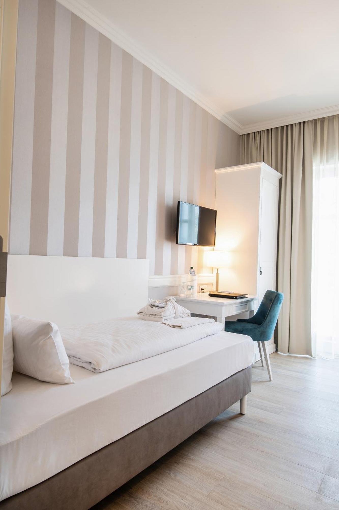 Hotel IV Jahreszeiten Ostseebad Kühlungsborn Екстериор снимка